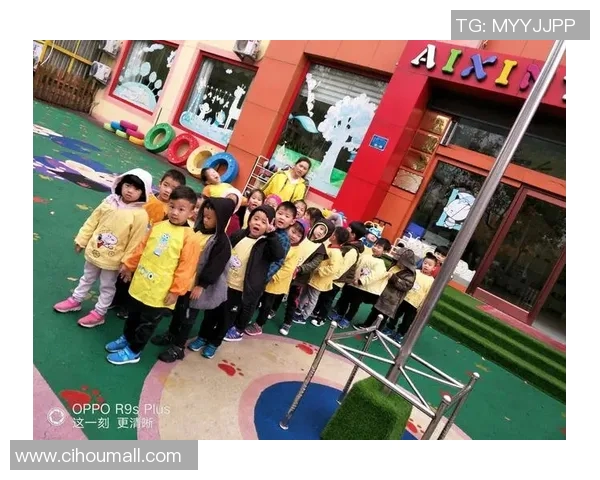 拜仁慕尼黑与里昂激战正酣踩球精彩瞬间回顾与分析